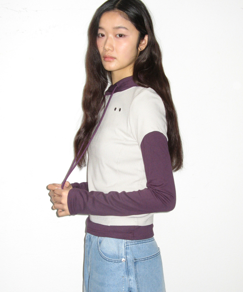 PLACE STUDIO(プレイススタジオ)の「アイレットポイントフード半袖レイヤードロングスリーブTシャツ_2COLOR(パーカー・レディース・チャコール/パープル・FREE)」の6枚目の写真