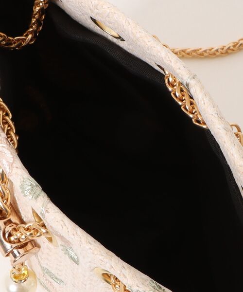 VIBGYOR(ヴィブジョー)の「Mignonjour/フラワー チェーン巾着バッグ M2955(ショルダーバッグ・レディース・ベージュ/ホワイト・FREE)」の10枚目の写真
