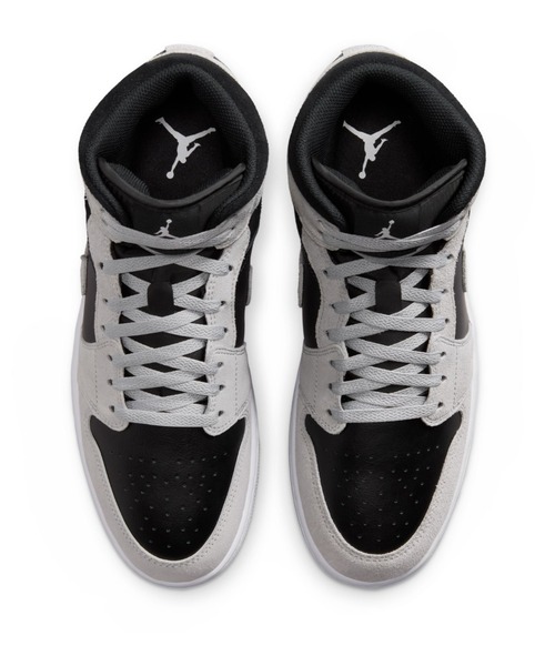 JORDAN BRAND(ジョーダンブランド)の「JORDAN BRAND AIR JORDAN 1 MID / ジョーダンブランド エア ジョーダン 1 MID / NIKE【SP】(スニーカー・メンズ・ライトグレー・25.5cm/30.0cm/29.0cm/28.5cm/28.0cm/27.5cm/27.0cm/26.5cm/26.0cm)」の3枚目の写真
