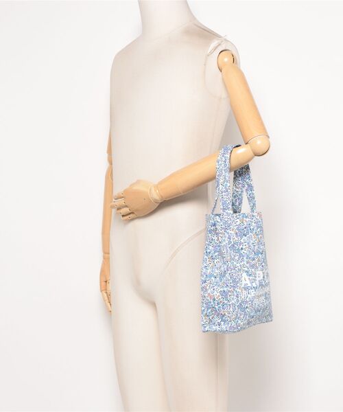 A.P.C.（アーペーセー）の「TOTE LOU RUE MADAME SMALL 2.0（トートバッグ・レディース・ブルー・ONESIZE）」の5枚目の写真