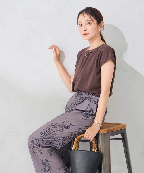 a.v.v(アーヴェヴェ)の「【接触冷感/UVカット】ギャザーネックフレンチカットソー(Tシャツ/カットソー・レディース・ブラウン/オレンジ/ブラック・38/36/42/40)」の18枚目の写真