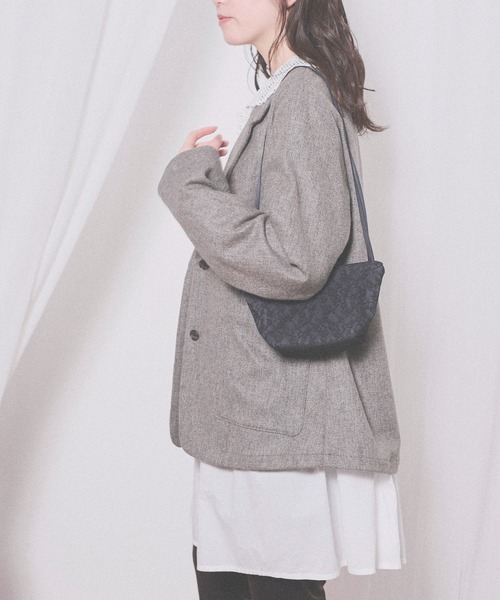 didizizi(ディディジジ)の「cosmetic bag(ショルダーバッグ・レディース・ブラック/アイボリー・FREE)」の10枚目の写真