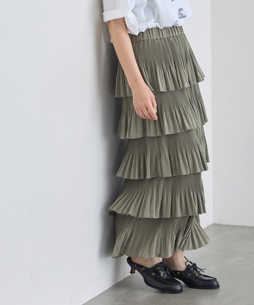 journal standard L'essage(ジャーナルスタンダードレサージュ)の「ティアードプリーツスカート(スカート・レディース・ブラック/オリーブ・36/38)」の2枚目の写真