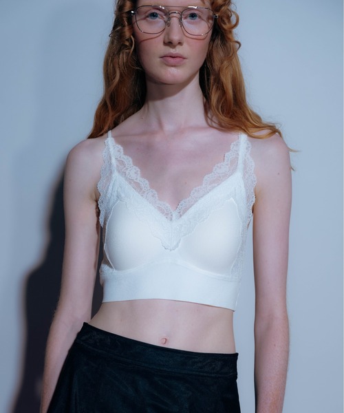 Carmelo(カーメロ)の「Lace Trim Bra Tops / レースリブクロップドキャミ(キャミソール・レディース・ホワイト/ブラック・FREE)」の1枚目の写真