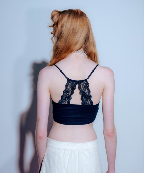 Carmelo(カーメロ)の「Lace Trim Bra Tops / レースリブクロップドキャミ(キャミソール・レディース・ホワイト/ブラック・FREE)」の2枚目の写真
