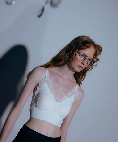 Carmelo(カーメロ)の「Lace Trim Bra Tops / レースリブクロップドキャミ(キャミソール・レディース・ホワイト/ブラック・FREE)」の5枚目の写真