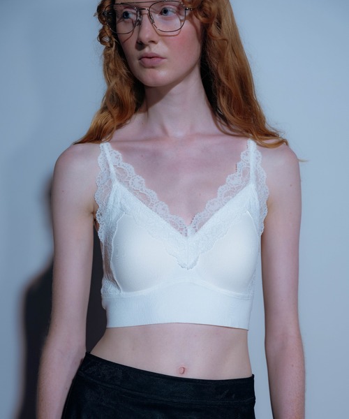 Carmelo(カーメロ)の「Lace Trim Bra Tops / レースリブクロップドキャミ(キャミソール・レディース・ホワイト/ブラック・FREE)」の7枚目の写真