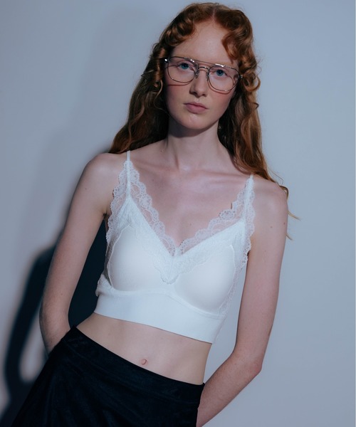 Carmelo(カーメロ)の「Lace Trim Bra Tops / レースリブクロップドキャミ(キャミソール・レディース・ホワイト/ブラック・FREE)」の3枚目の写真