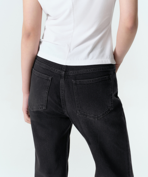 MUSINSA STANDARD WOMAN（ムシンサスタンダードウーマン）の「ウィメンズエッセンシャルブーツカットデニムパンツ[ウォッシュドブラック]（デニムパンツ・レディース・その他・24/25/26/27/28/29/30）」の5枚目の写真