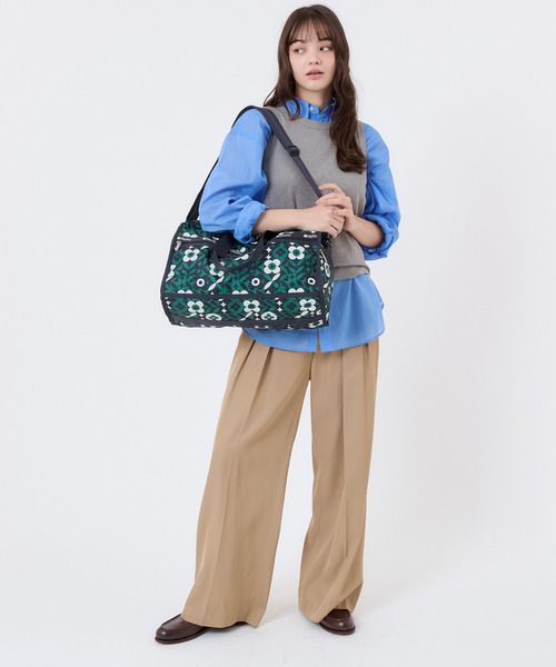 LeSportsac(レスポートサック)の「DELUXE MED WEEKENDER ボタニックタイル(ボストンバッグ・レディース・グリーン・FREE)」の3枚目の写真