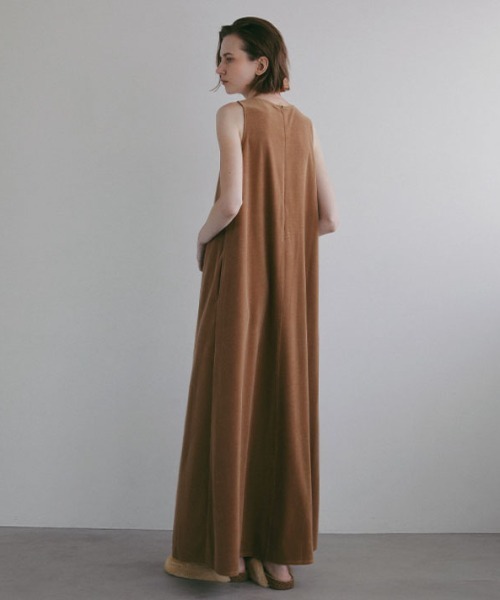 ETRE TOKYO（エトレトウキョウ）の「センターシームパイルロングワンピース（ワンピース・レディース・ブラック/キャメル・M/S）」の10枚目の写真