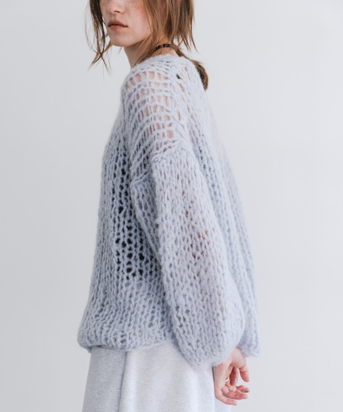 URBAN RESEARCH(アーバンリサーチ)の「モヘヤルーズハンドニット(ニット/セーター・レディース・ブラウン/オフホワイト/ライトブルー・FREE)」の5枚目の写真