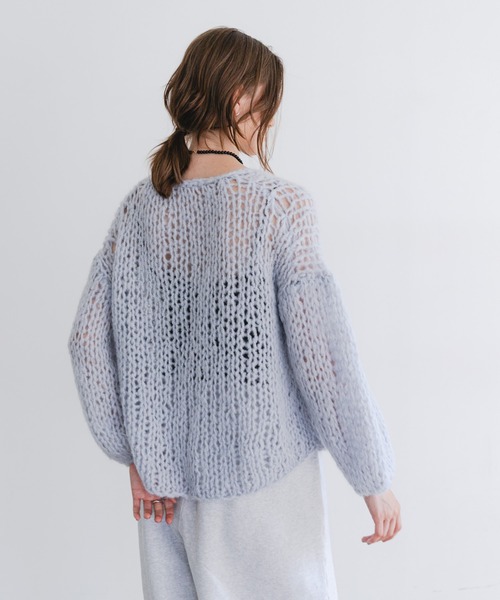 URBAN RESEARCH(アーバンリサーチ)の「モヘヤルーズハンドニット(ニット/セーター・レディース・ブラウン/オフホワイト/ライトブルー・FREE)」の7枚目の写真