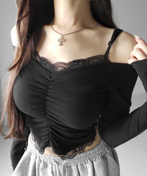 me+em select（ミームセレクト）の「【 ２color 】レースレイヤードギャザーオフショル長袖Ｔシャツ ／ lace layered gather off-shoulder long-sleeved  T-shirts（Tシャツ/カットソー・レディース・ホワイト/ブラック・FREE）」の5枚目の写真
