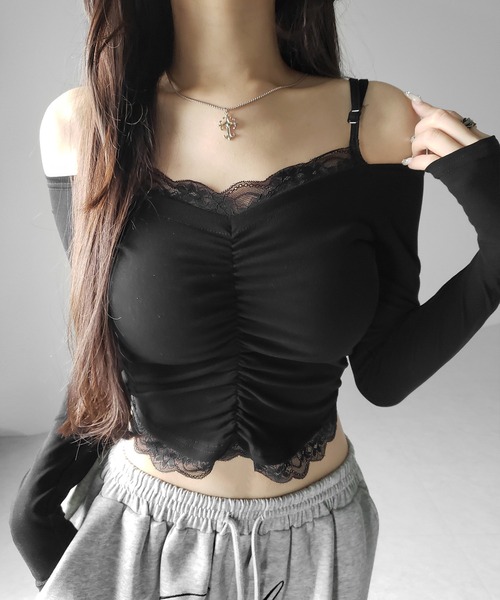 me+em select（ミームセレクト）の「【 ２color 】レースレイヤードギャザーオフショル長袖Ｔシャツ ／ lace layered gather off-shoulder long-sleeved  T-shirts（Tシャツ/カットソー・レディース・ホワイト/ブラック・FREE）」の10枚目の写真