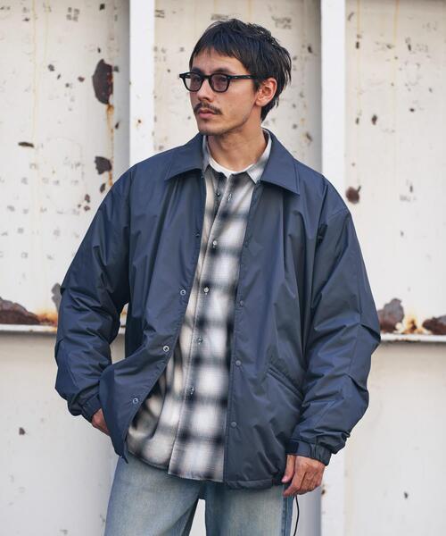 NANGA(ナンガ)の「『別注』NANGA×DOORS COACH DOWN JACKET 26AW(ダウンジャケット/コート・メンズ・チャコールグレー/グリーン系その他/ブラック・MEDIUM/X-LARGE/LARGE)」の22枚目の写真