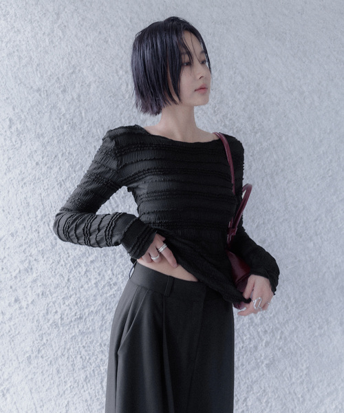 MEMUA(メムア)の「LUUL クリンクルウェーブTシャツ(Tシャツ/カットソー・レディース・アイボリー/ブラック/グレー・FREE)」の2枚目の写真