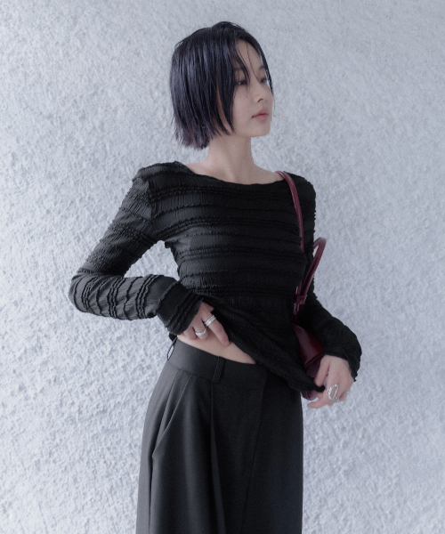 MEMUA(メムア)の「LUUL クリンクルウェーブTシャツ(Tシャツ/カットソー・レディース・アイボリー/ブラック/グレー・FREE)」の6枚目の写真