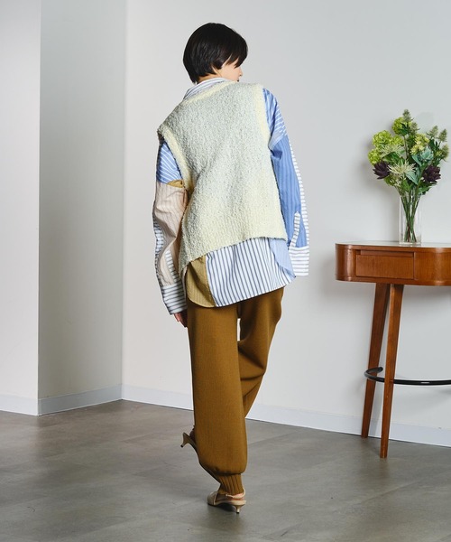 ROSE BUD(ローズバッド)の「GENE HEAVENS/KNIT JOGGER PANTS(その他パンツ・レディース・グレー/マスタード・ONE SIZE)」の3枚目の写真
