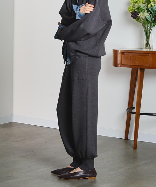 ROSE BUD(ローズバッド)の「GENE HEAVENS/KNIT JOGGER PANTS(その他パンツ・レディース・グレー/マスタード・ONE SIZE)」の5枚目の写真