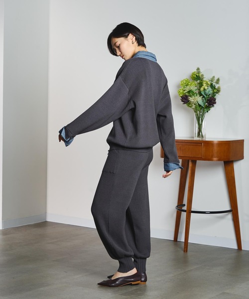 ROSE BUD(ローズバッド)の「GENE HEAVENS/KNIT JOGGER PANTS(その他パンツ・レディース・グレー/マスタード・ONE SIZE)」の8枚目の写真