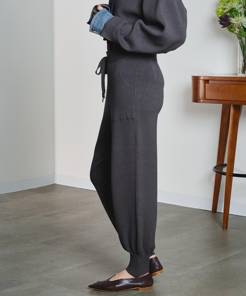 ROSE BUD(ローズバッド)の「GENE HEAVENS/KNIT JOGGER PANTS(その他パンツ・レディース・グレー/マスタード・ONE SIZE)」の11枚目の写真