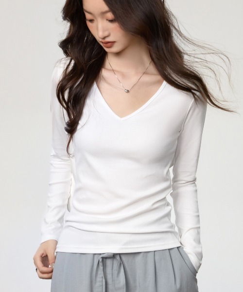 Bifrost(ビフレスト)の「万能柔らかV ネックカットソー(Tシャツ/カットソー・レディース・ホワイト/ブラック/グレー・M/L)」の1枚目の写真