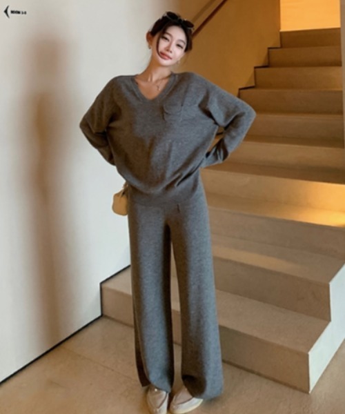 Aelina(エリナ)の「ニットVネックトップス&パンツセットアップ(セットアップ・レディース・グレー/ベージュ/キャメル/モカ・FREE)」の8枚目の写真