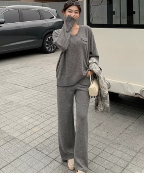 Aelina(エリナ)の「ニットVネックトップス&パンツセットアップ(セットアップ・レディース・グレー/ベージュ/キャメル/モカ・FREE)」の10枚目の写真