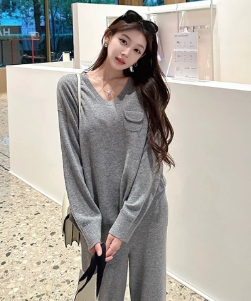 Aelina(エリナ)の「ニットVネックトップス&パンツセットアップ(セットアップ・レディース・グレー/ベージュ/キャメル/モカ・FREE)」の19枚目の写真