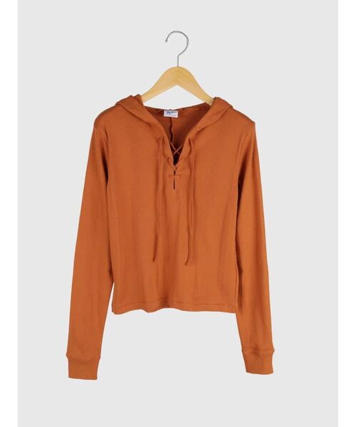 FIKA.（フィーカ）の「Prib Henley hoodie（Tシャツ/カットソー・レディース・チャコール/エンジ/キャメル/ブラウン/アイボリー・FREE）」の4枚目の写真