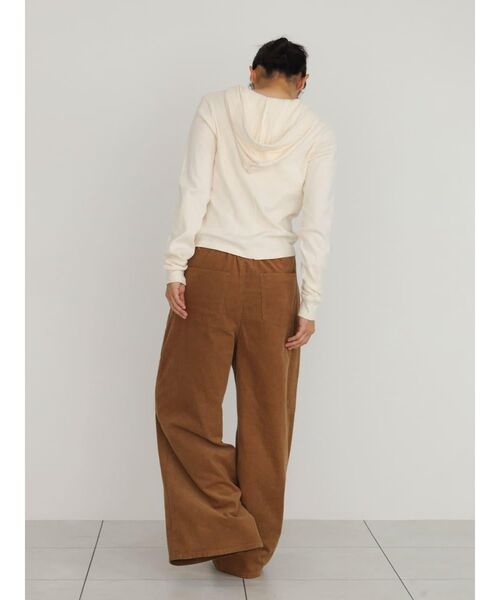 FIKA.（フィーカ）の「Prib Henley hoodie（Tシャツ/カットソー・レディース・チャコール/エンジ/キャメル/ブラウン/アイボリー・FREE）」の13枚目の写真