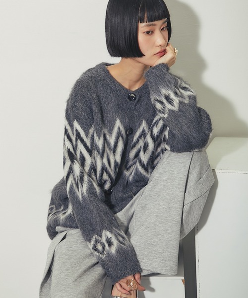 ANOTHER S(アナザーエス)の「モヘアライクダイヤ柄ニットカーディガン(カーディガン/ボレロ・レディース・グレー/ブラック/ブラウン・FREE)」の22枚目の写真