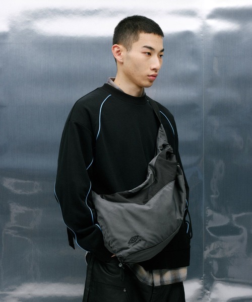 UMBRO(アンブロ)の「【umbro/アンブロ】コラボ/切り替えショルダーバッグ(ショルダーバッグ・メンズ・グレー系その他/グレー・FREE)」の6枚目の写真