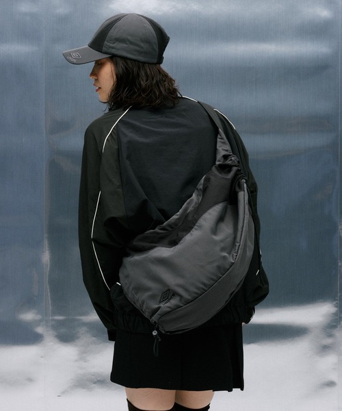 UMBRO(アンブロ)の「【umbro/アンブロ】コラボ/切り替えショルダーバッグ(ショルダーバッグ・メンズ・グレー系その他/グレー・FREE)」の13枚目の写真