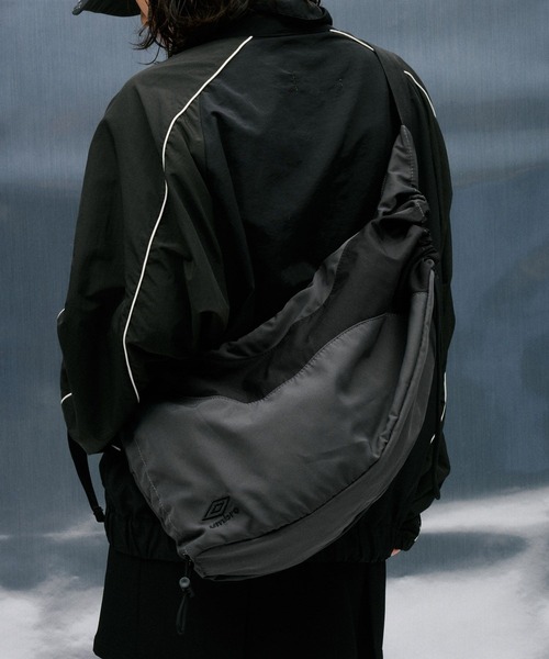 UMBRO(アンブロ)の「【umbro/アンブロ】コラボ/切り替えショルダーバッグ(ショルダーバッグ・メンズ・グレー系その他/グレー・FREE)」の14枚目の写真