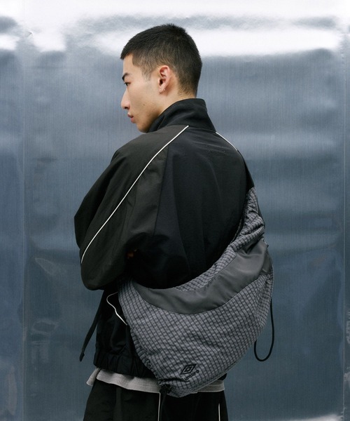 UMBRO(アンブロ)の「【umbro/アンブロ】コラボ/切り替えショルダーバッグ(ショルダーバッグ・メンズ・グレー系その他/グレー・FREE)」の19枚目の写真