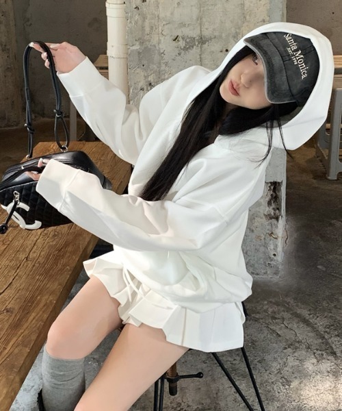 FAVORITO(ファヴォリート)の「フード付きリラックストレーナー(パーカー・レディース・グレー/ホワイト・F)」の8枚目の写真
