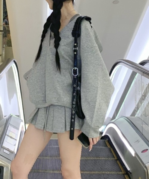 FAVORITO(ファヴォリート)の「フード付きリラックストレーナー(パーカー・レディース・グレー/ホワイト・F)」の21枚目の写真