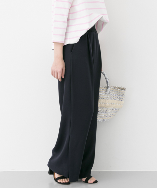 URBAN RESEARCH（アーバンリサーチ）の「UR ウエストリブ脇スリットワイドパンツ（その他パンツ・レディース・ライトベージュ/ライトカーキ/ネイビー・FREE）」の7枚目の写真