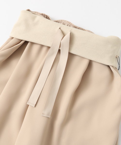 URBAN RESEARCH（アーバンリサーチ）の「UR ウエストリブ脇スリットワイドパンツ（その他パンツ・レディース・ライトベージュ/ライトカーキ/ネイビー・FREE）」の14枚目の写真