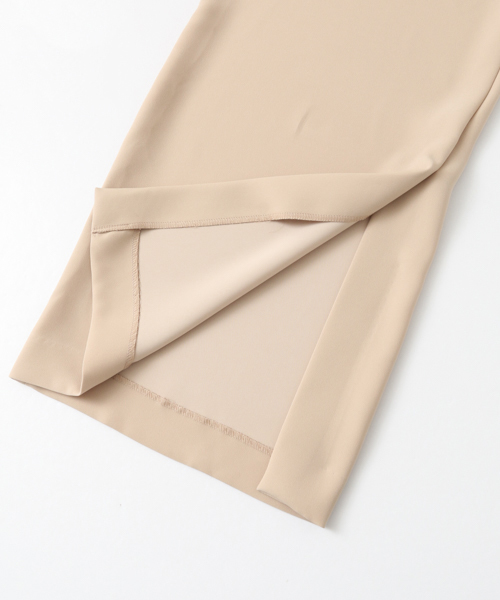 URBAN RESEARCH（アーバンリサーチ）の「UR ウエストリブ脇スリットワイドパンツ（その他パンツ・レディース・ライトベージュ/ライトカーキ/ネイビー・FREE）」の16枚目の写真