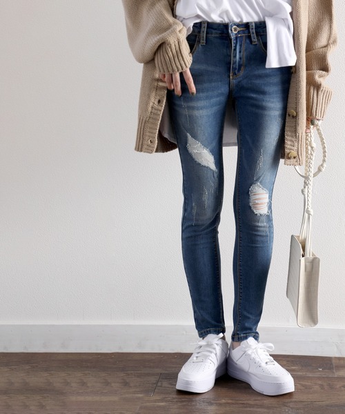 classicalelf（クラシカルエルフ）の「ダメージスキニーデニムパンツ（フルレングス）（デニムパンツ・レディース・サックスブルー/インディゴブルー/ブラック・73/58/61/70/67/76/64）」の3枚目の写真
