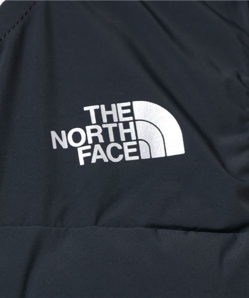 THE NORTH FACE(ザノースフェイス)の「ザ・ノース・フェイス ウィメンズ中綿入りストレッチランニングベスト / ハイブリッドレッドランベスト(ダウンベスト・レディース・ネイビー/ブラック・LARGE/MEDIUM/SMALL/X-LARGE)」の4枚目の写真