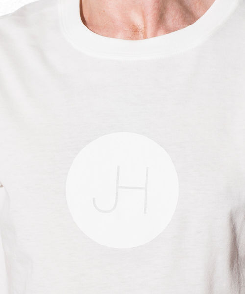 JH junhashimoto(ジェイエイチジュンハシモト)の「JH junhashimoto(ジェイエイチ ジュンハシモト)サークルロゴプリントTシャツ(Tシャツ/カットソー・メンズ・ホワイト/ブラック/ネイビー・LARGE/MEDIUM/SMALL)」の10枚目の写真