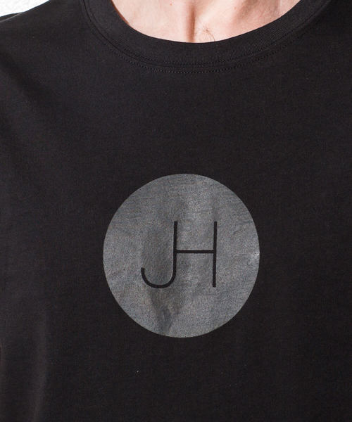 JH junhashimoto(ジェイエイチジュンハシモト)の「JH junhashimoto(ジェイエイチ ジュンハシモト)サークルロゴプリントTシャツ(Tシャツ/カットソー・メンズ・ホワイト/ブラック/ネイビー・LARGE/MEDIUM/SMALL)」の4枚目の写真