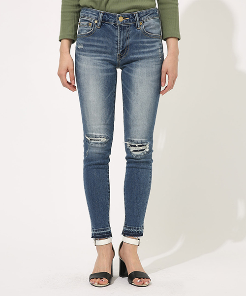 AZUL by moussy（アズールバイマウジー）の「REPAIR DENIM SKINNY/リペアデニムスキニー（デニムパンツ・レディース・ブルー/ダークブルー・SMALL/MEDIUM/LARGE/X-SMALL）」の6枚目の写真