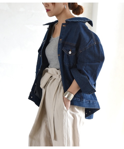 LHELBIE(レルビエ)の「オーバーサイズバックタックボタンデニムGジャン(デニムジャケット・レディース・インディゴブルー/ブルー・M)」の1枚目の写真