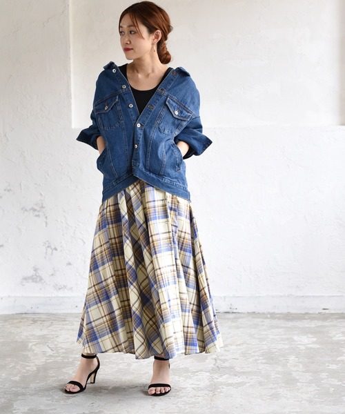 LHELBIE(レルビエ)の「オーバーサイズバックタックボタンデニムGジャン(デニムジャケット・レディース・インディゴブルー/ブルー・M)」の6枚目の写真