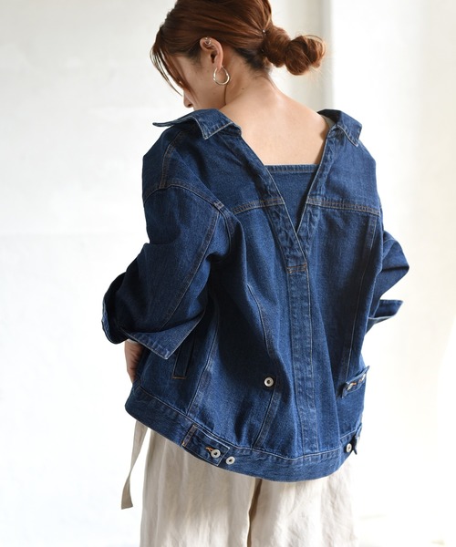LHELBIE(レルビエ)の「オーバーサイズバックタックボタンデニムGジャン(デニムジャケット・レディース・インディゴブルー/ブルー・M)」の12枚目の写真